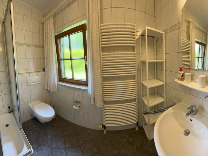 Bathroom 3, Holiday home in the Knullgebirge with balcony, Hersfeld-Rotenburg