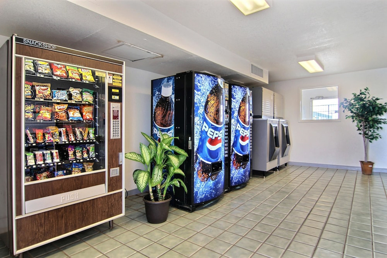 Food & Drinks, Motel6 Tucumcari, NM, Quay