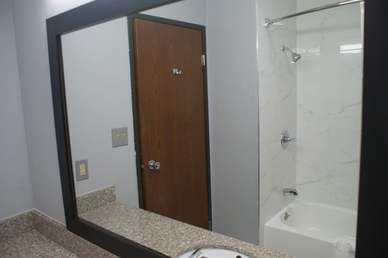 Bathroom 3, Sonesta Essential Van Buren Fort Smith, Crawford