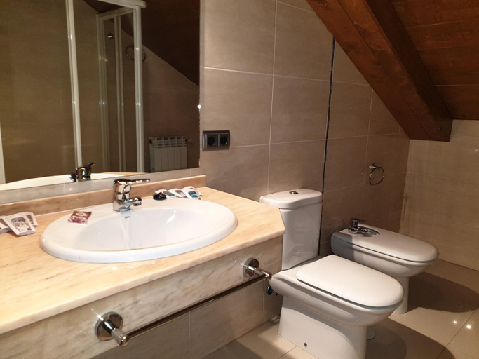 Bathroom 4, Apartamentos Monte Hernanz, Segovia