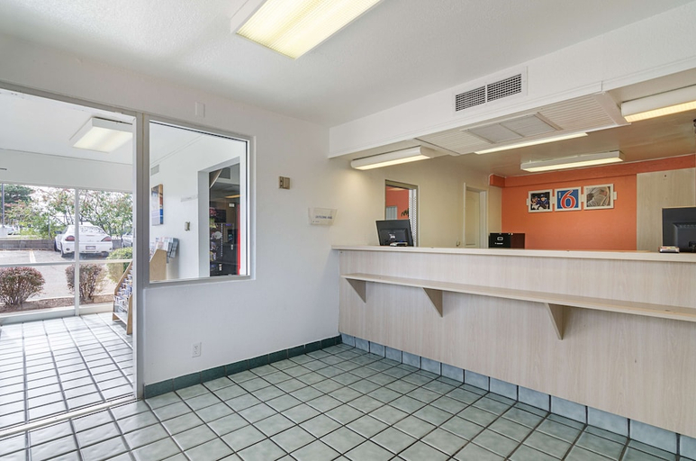 Others 5, Motel6 Topeka, KS - Northwest, Shawnee