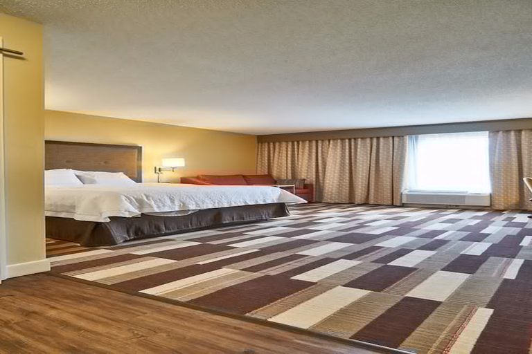 Bedroom 2, Hampton Inn Uniontown, Fayette