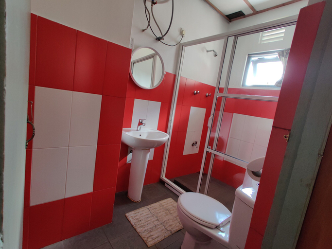 Bathroom 4, Carnation Rest, Nuwara Eliya