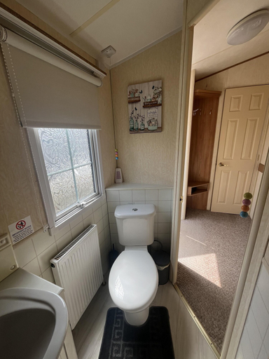Bathroom 3, Cozy Cabin Retreat in Towyn, Conwy