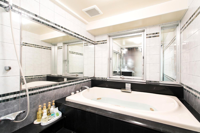 Bathroom 9