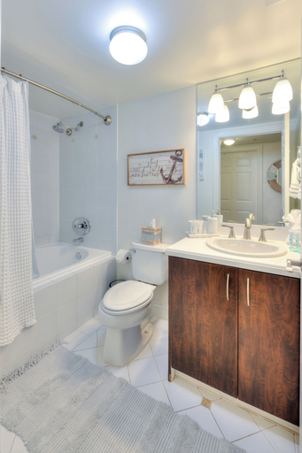 Bathroom, 1 Bedroom Steps to Marina and CocoWalk, Miami-Dade