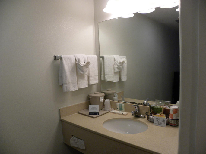 Bathroom 4, Quality Inn Mount Vernon, Fairfax