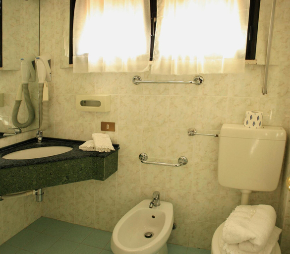 Bathroom 4, Aggravi Hotel, Siena