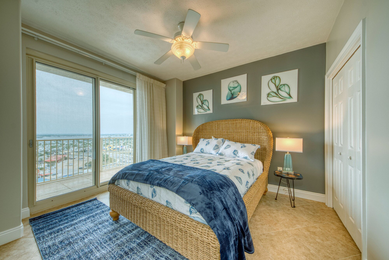Bedroom 2, Treasure Island 1401, Bay
