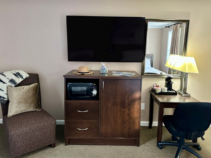 Others 5, Blowing Rock Inn, Watauga