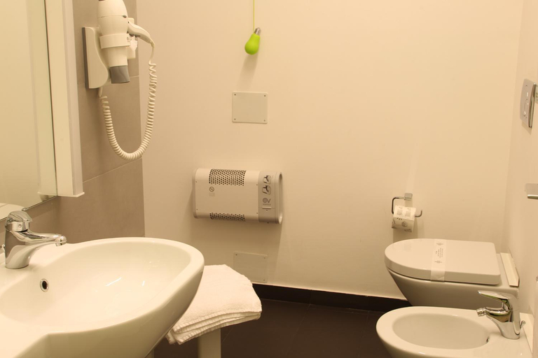 Bathroom 3, Viasparano B&B, Bari