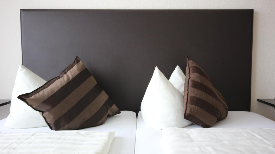 Bedroom 2, Kaiser´s Weinland Hotel, Bad Kissingen