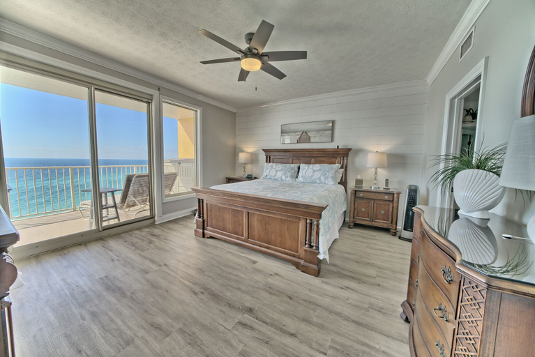 Bedroom 4, Treasure Island 0701, Bay