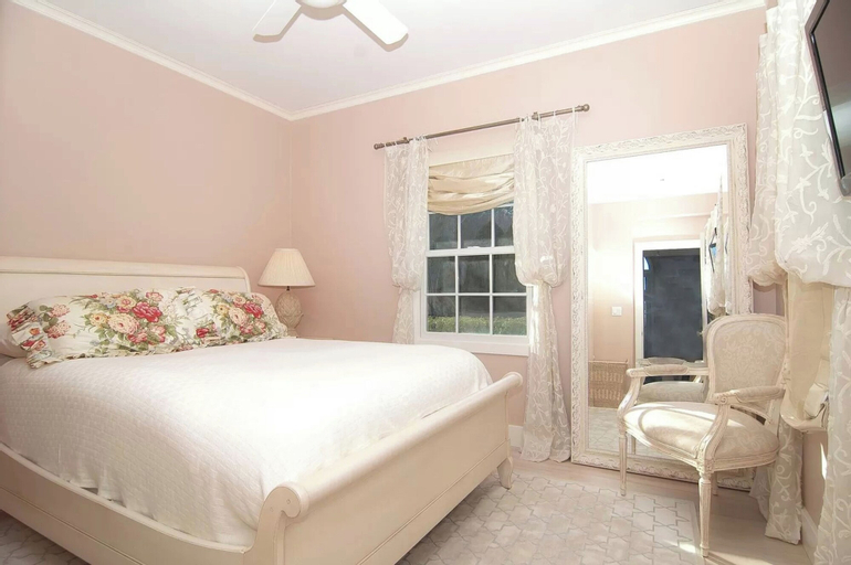 Bedroom 3, Villa Victoria, Suffolk
