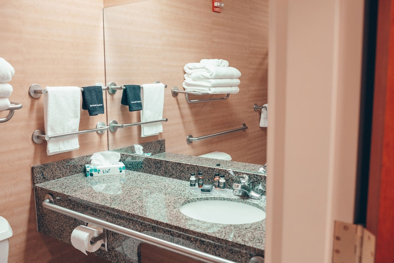 Bathroom 5, Spark by Hilton Tuscumbia Muscle Shoals, Colbert
