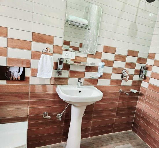 Bathroom, Prem BNB By Madstays, Kangra