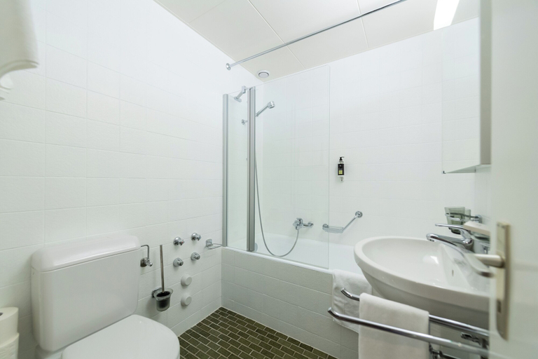 Bathroom 4, Châtonneyre Hôtel et Restaurant, Pays-d'Enhaut