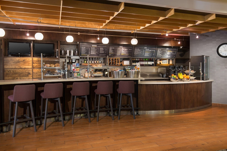 Food & Drinks 4, Courtyard Des Moines West/Jordan Creek, Dallas