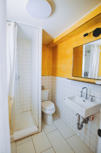 Bathroom 3, The Timberline, Lake