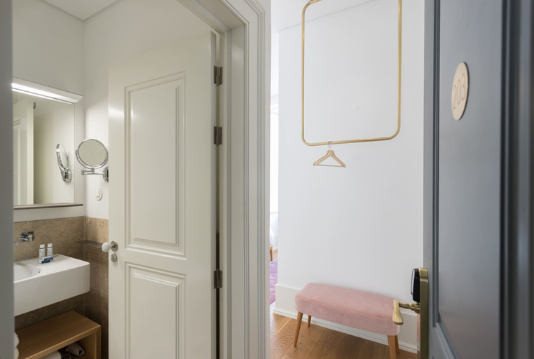 Bathroom 5, Boutique Chiado Suites, Lisbon