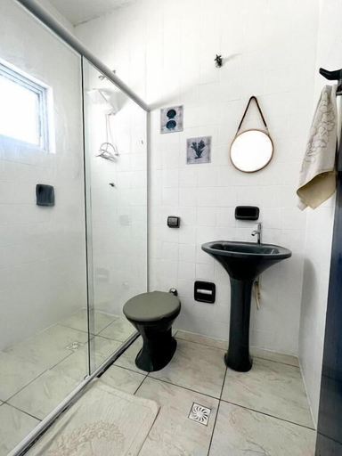 Bathroom 3, Pousada Ilha de Santorini, Bertioga
