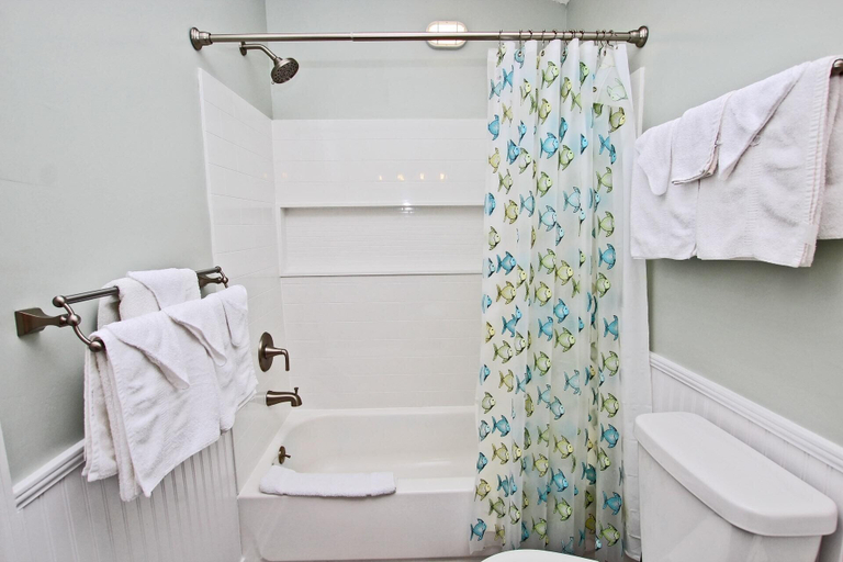 Bathroom 3, Sunset Daze, Baldwin