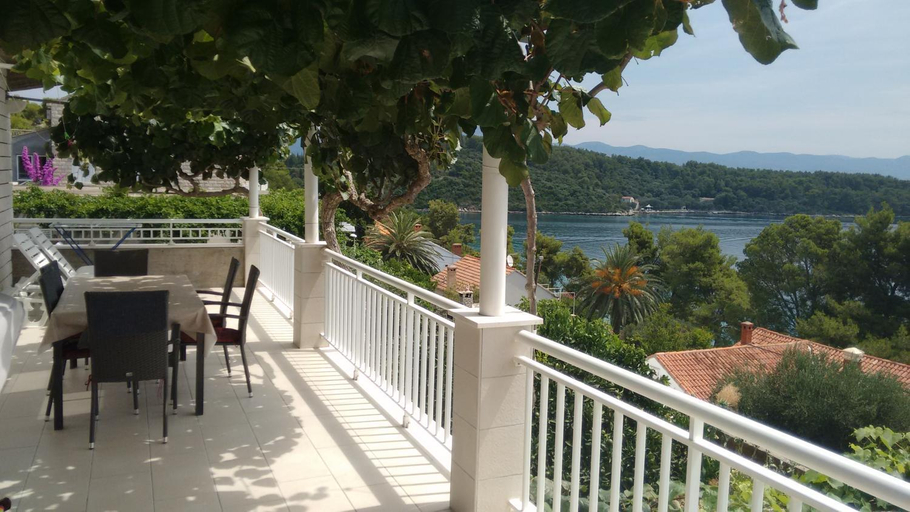 Balcony/terrace 5, Apartments Vukas, Lumbarda