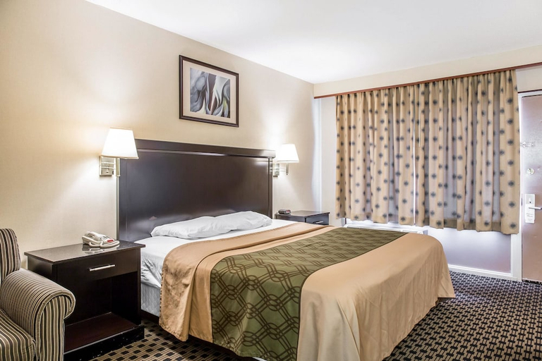 Bedroom 3, Econo Lodge, New Haven
