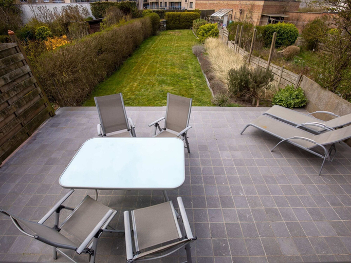Exterior 2, Nice Holiday Home in Ostend by the sea With a Terrace, West-Vlaanderen