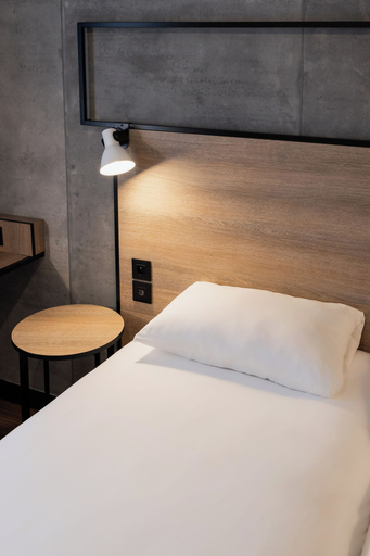 Bedroom 5, ibis Namur Centre, Namur