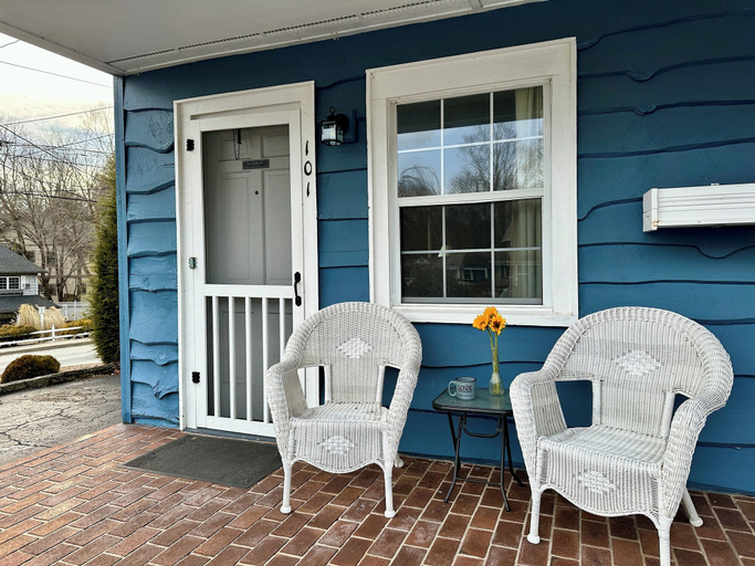 Others 5, Blowing Rock Inn, Watauga