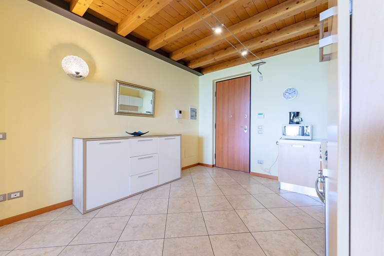Interior entrance 4, Villa Venezia PT5 Apartment, Verona