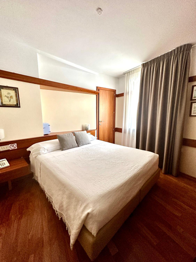 Bedroom 4, Il Duca Degli Abruzzi, L'Aquila