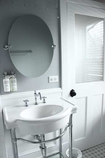 Bathroom 3, The Plainfield Inn, Will