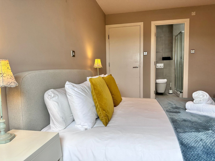 Bedroom 2, The Cardiff Apartment, Cardiff