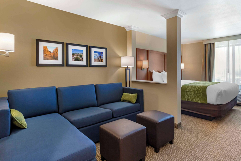 Bedroom 3, Comfort Suites Albuquerque Airport, Bernalillo