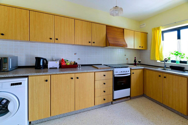 Others 5, Central Marsascala Apt
