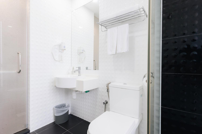 Bathroom 25