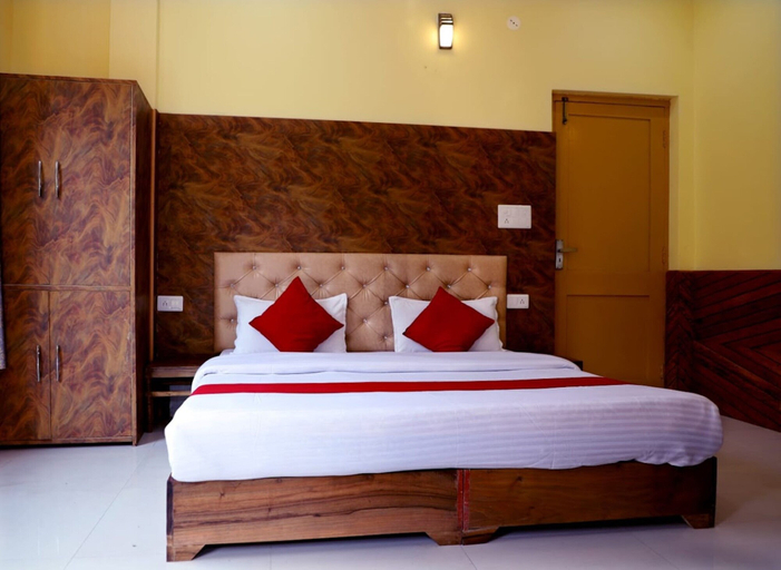 Bedroom 3, Goroomgo Hotel The Mountain Paradise Rewalsar, Mandi