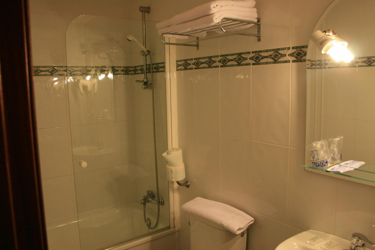 Bathroom 2, Hostal San Andres, Córdoba