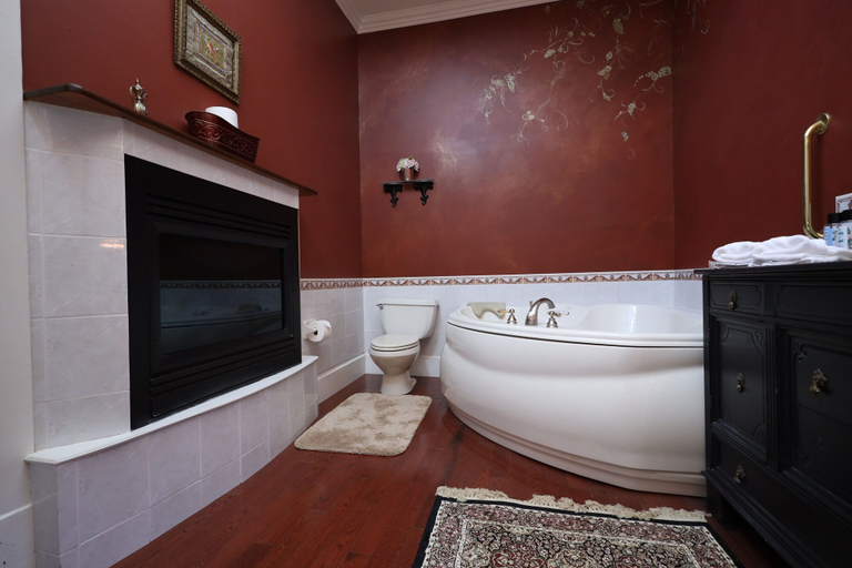 Bathroom, Thousand Island Hart House, Jefferson