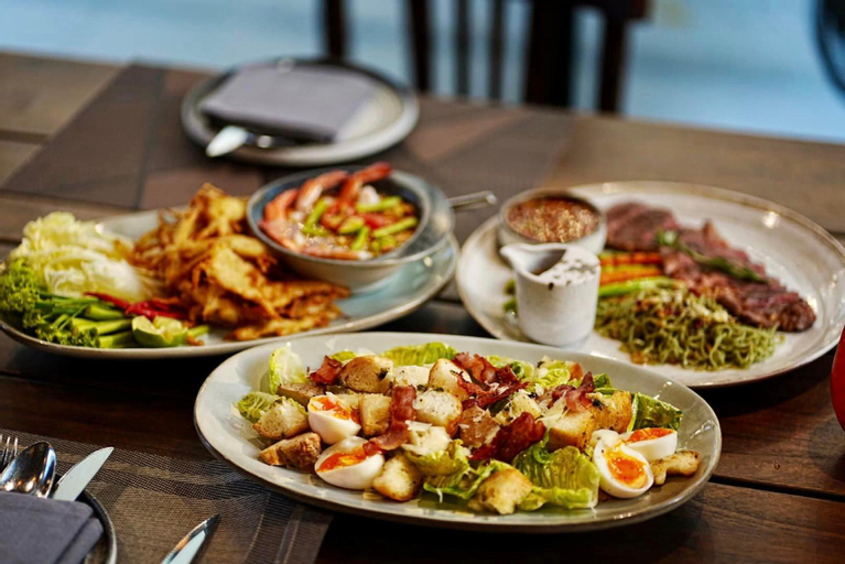Food & Drinks 19