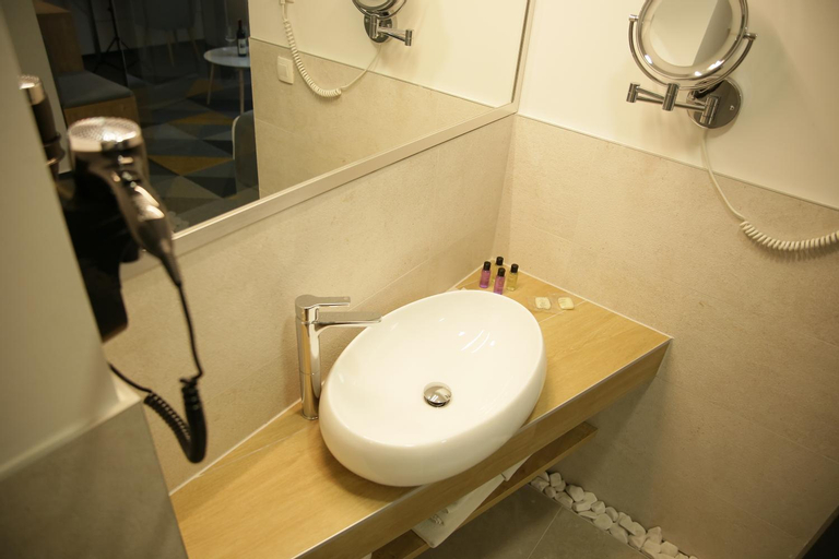 Bathroom 4