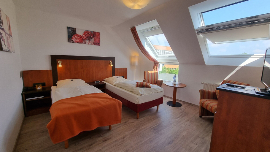 Bedroom 4, Hotel Strandhalle, Schleswig-Flensburg