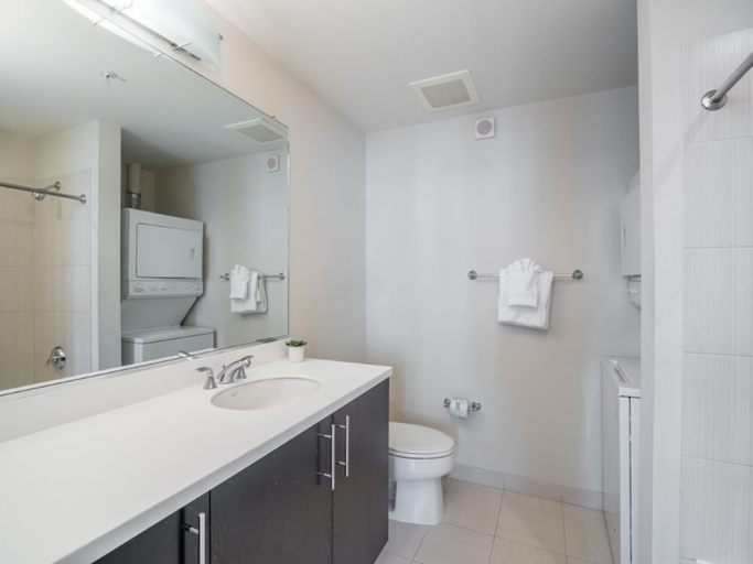 Bathroom 3, Global Luxury Suites at The White House, Washington D.C.