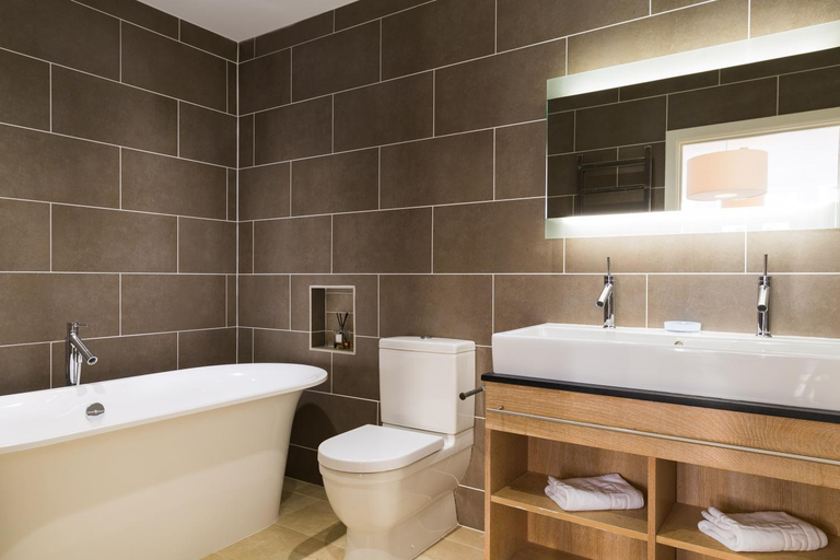 Bathroom 2, The Beach, Cornwall
