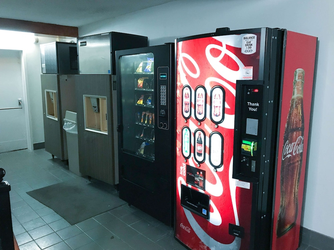 Food & Drinks 5, Studio 6 Suites Tupelo MS North, Lee