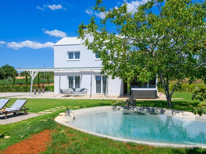 Pool 2, Brajdine Lounge, Svetvinčenat