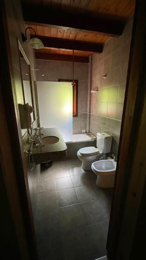Bathroom 3, Hosteria Brisas del Cerro, Los Lagos