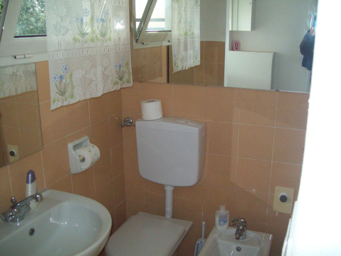 Bathroom 2, B&B RoGe, Olbia-Tempio